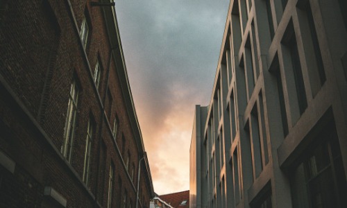 Parallels vs VMware: Which Virtualization Solution is Right for You?